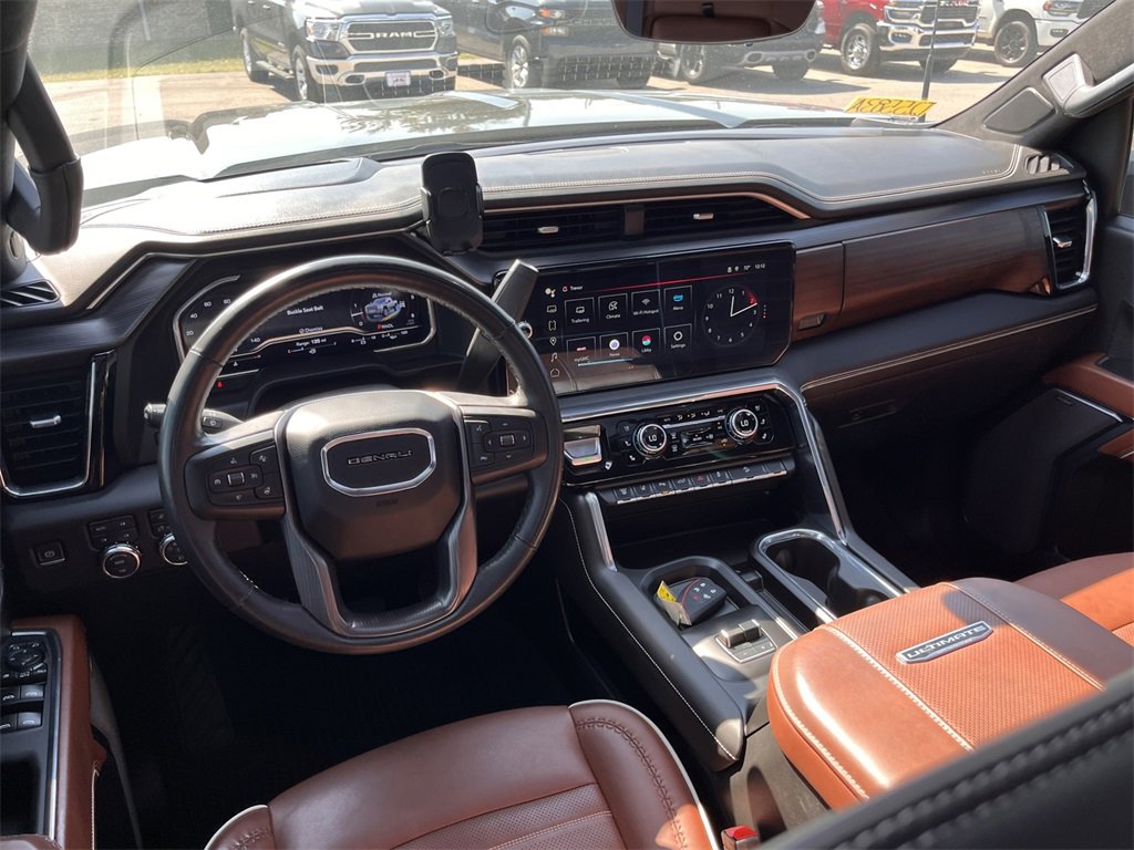 Used 2024 GMC Sierra 3500 Denali Ultimate image 27
