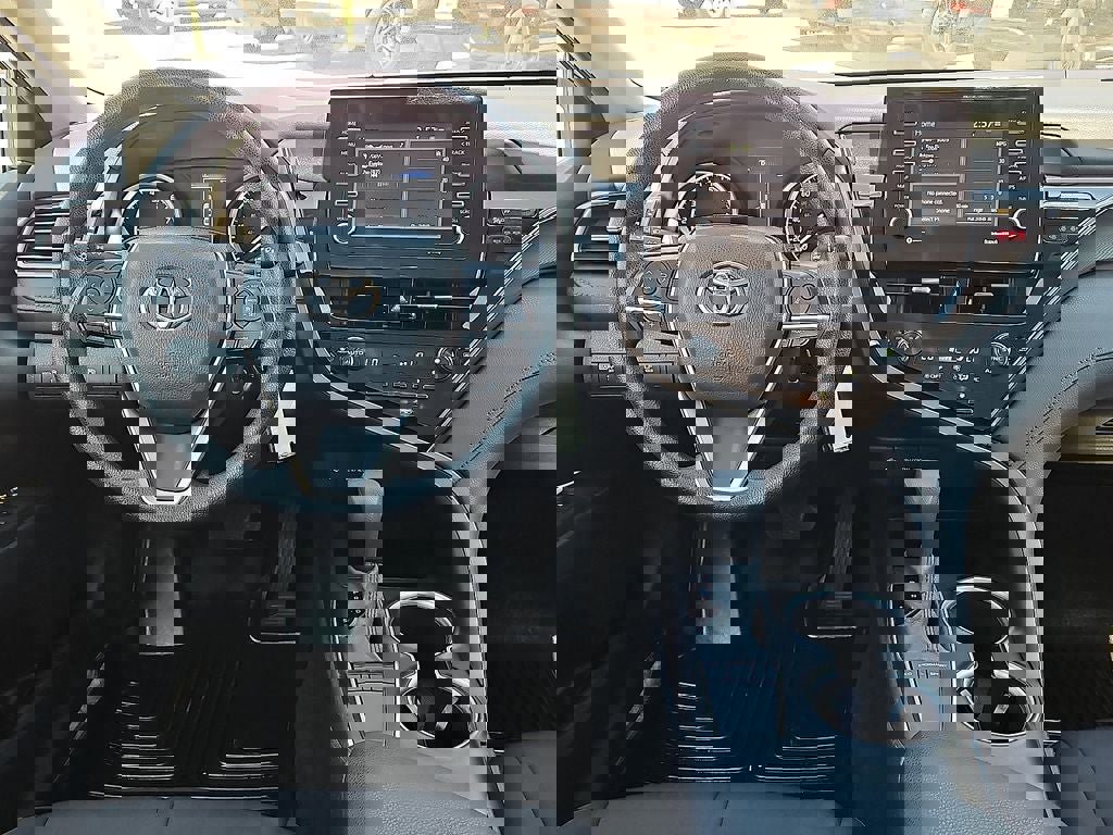 Used 2022 Toyota Camry LE image 17