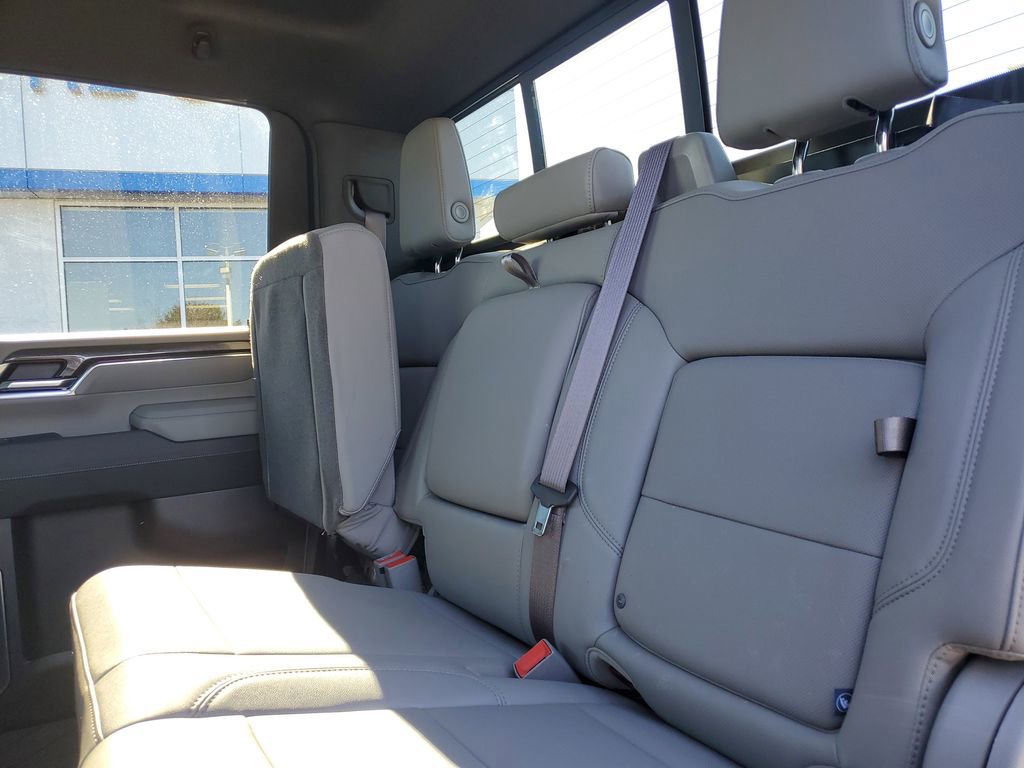 Used 2024 Chevrolet Silverado 2500 LTZ w/ LTZ Convenience Package image 32