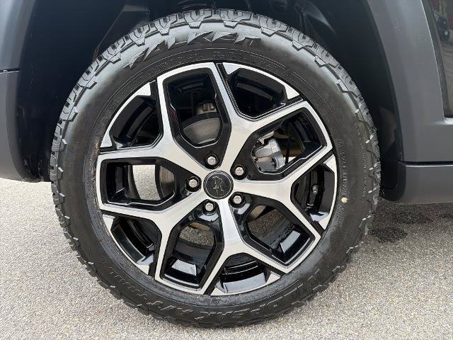 Used 2025 Jeep Compass Limited AWD/4WD image 10