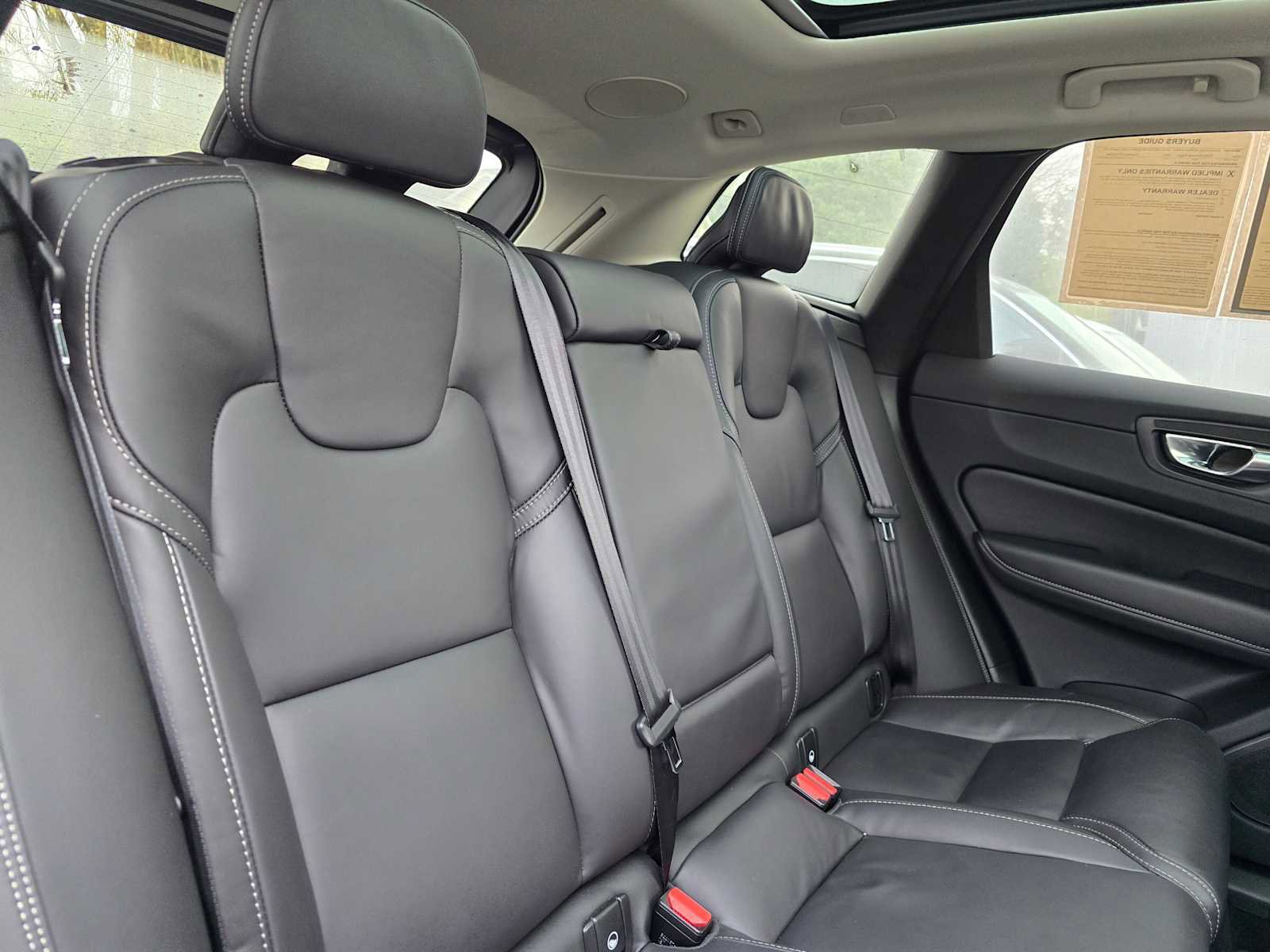 Certified 2023 Volvo XC60 T8 Ultimate w/ Climate Package image 14