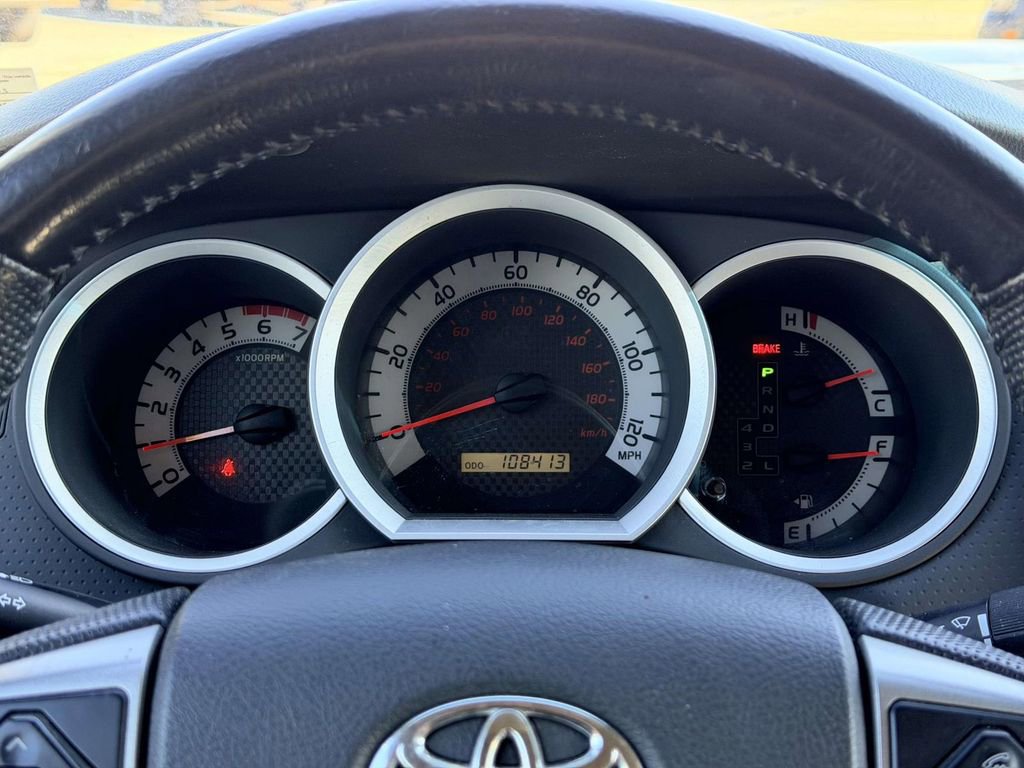 Used 2014 Toyota Tacoma PreRunner w/ TRD Sport Package image 10