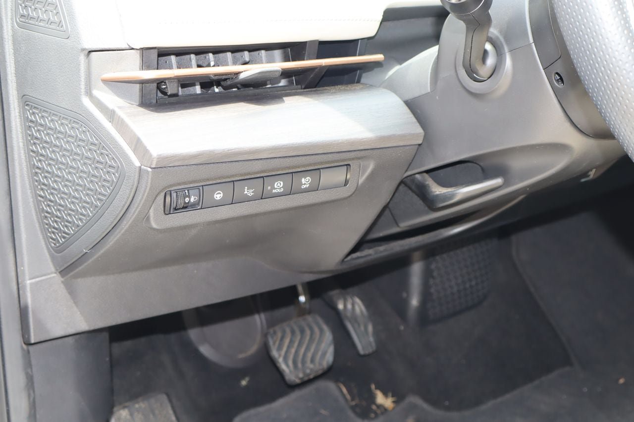 Used 2024 Nissan Ariya FWD image 23