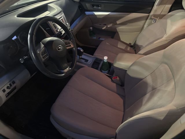 Used 2014 Subaru Outback 2.5i Premium w/ Accessory Value Package (OYW) image 4