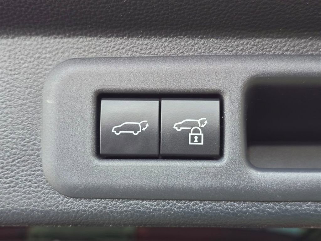 Used 2023 Toyota Sequoia Platinum AWD/4WD image 49