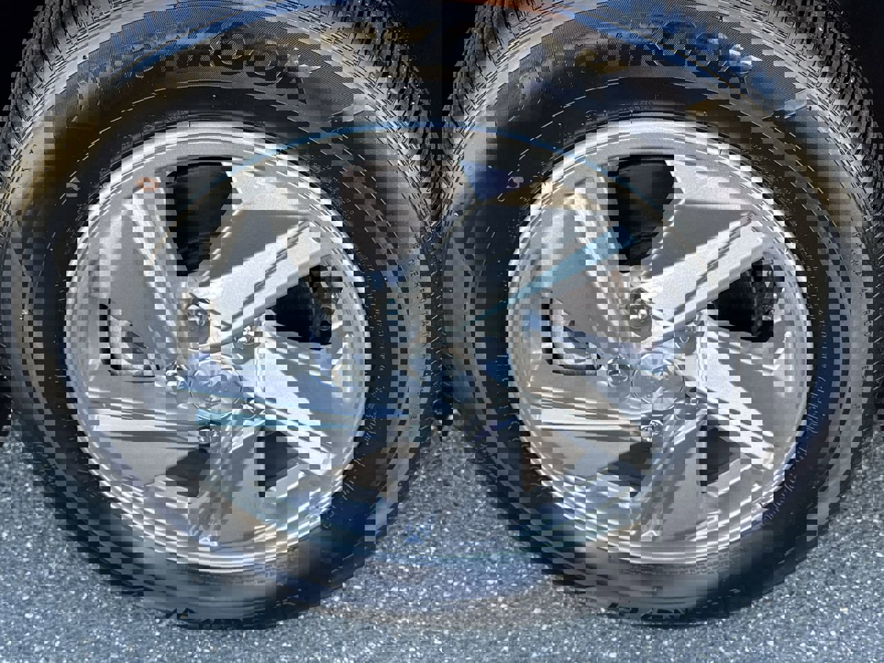 Used 2025 Hyundai Elantra SE image 10