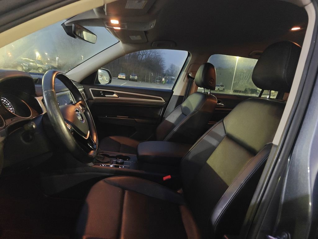 Used 2019 Volkswagen Atlas SE w/ Towing Package image 6