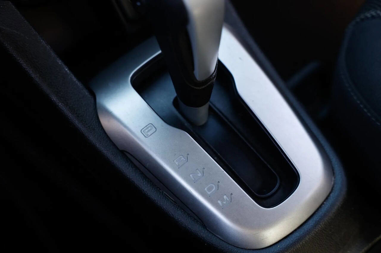 Used 2017 Chevrolet Sonic LT image 21