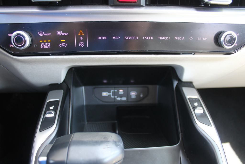 Certified 2025 Kia Sorento EX w/ Panoramic Sunroof Package FWD image 43