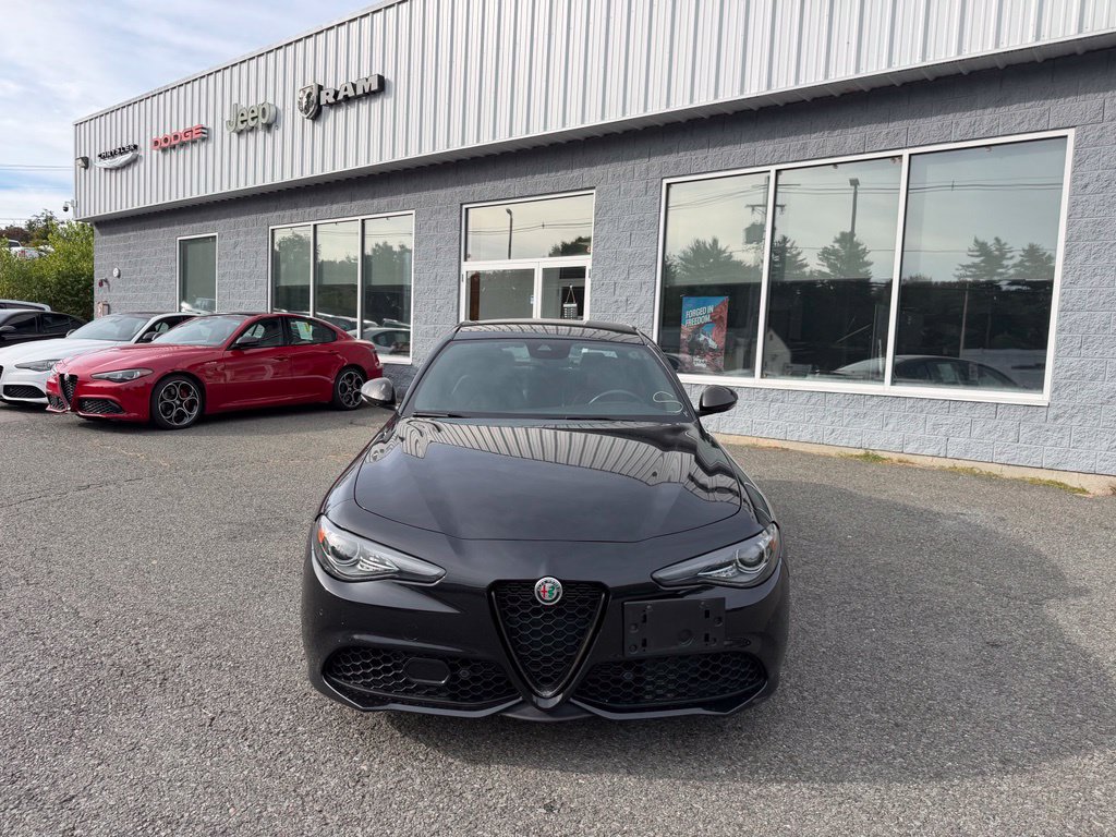 Used 2023 Alfa Romeo Giulia Estrema AWD/4WD image 8