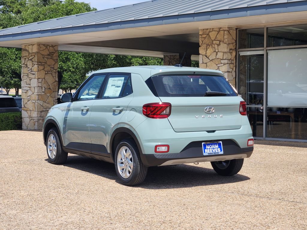New 2026 Hyundai Venue SE FWD image 5