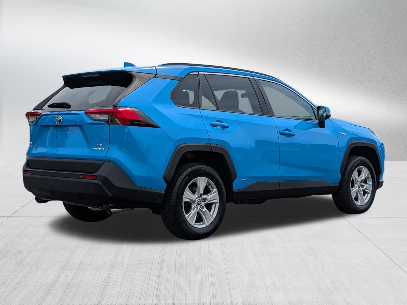 Used 2021 Toyota RAV4 LE AWD/4WD image 7