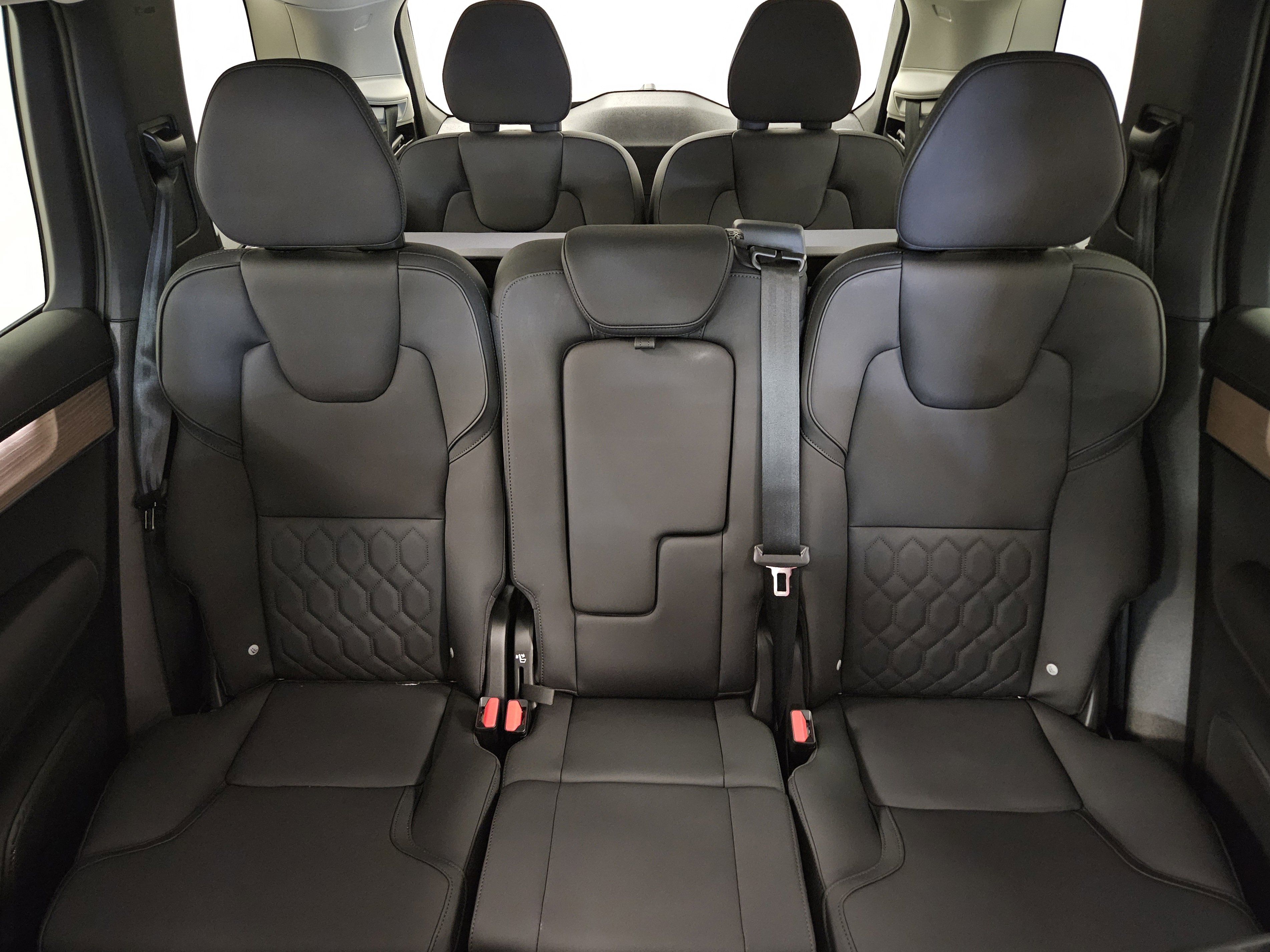 New 2026 Volvo XC90 B6 Plus w/ Protection Package image 42