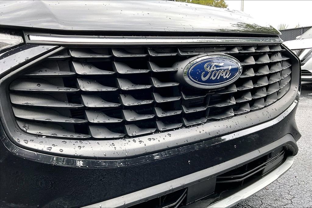 Used 2025 Ford Escape SE FWD image 30