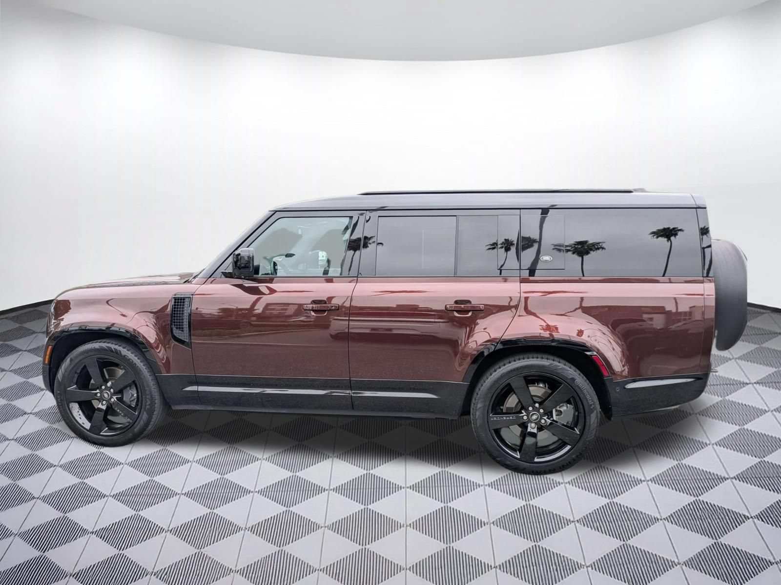 Used 2023 Land Rover Defender 130 X-Dynamic SE AWD/4WD image 2