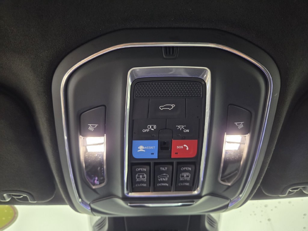 Used 2024 Jeep Wagoneer Launch Edition AWD/4WD image 14