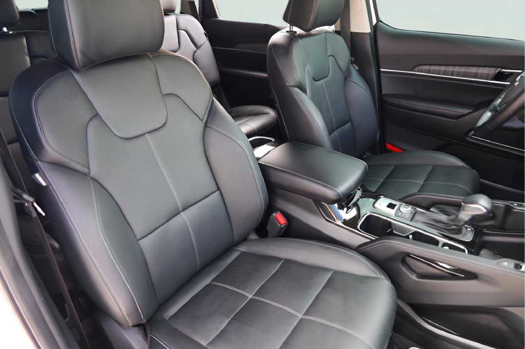 Used 2025 Kia Telluride SX w/ SX Captain's Chair Package AWD/4WD image 35