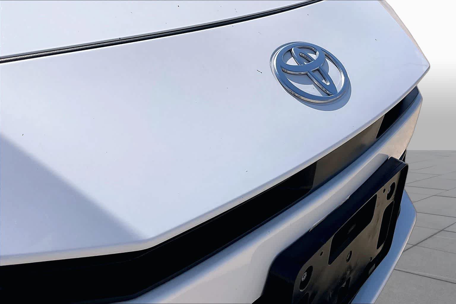 Used 2025 Toyota Camry SE FWD image 29
