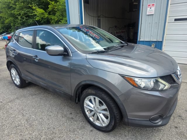 Used 2017 Nissan Rogue Sport S w/ S Appearance Package AWD/4WD image 3