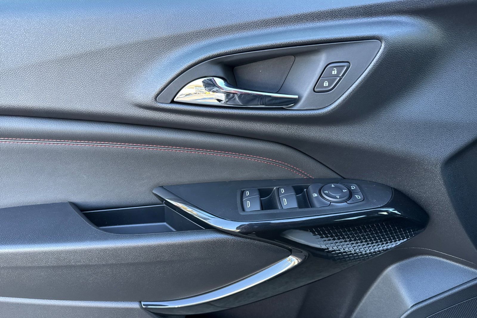 New 2026 Chevrolet Trax RS image 10