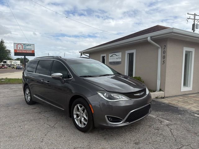 Used 2020 Chrysler Pacifica Limited FWD image 2