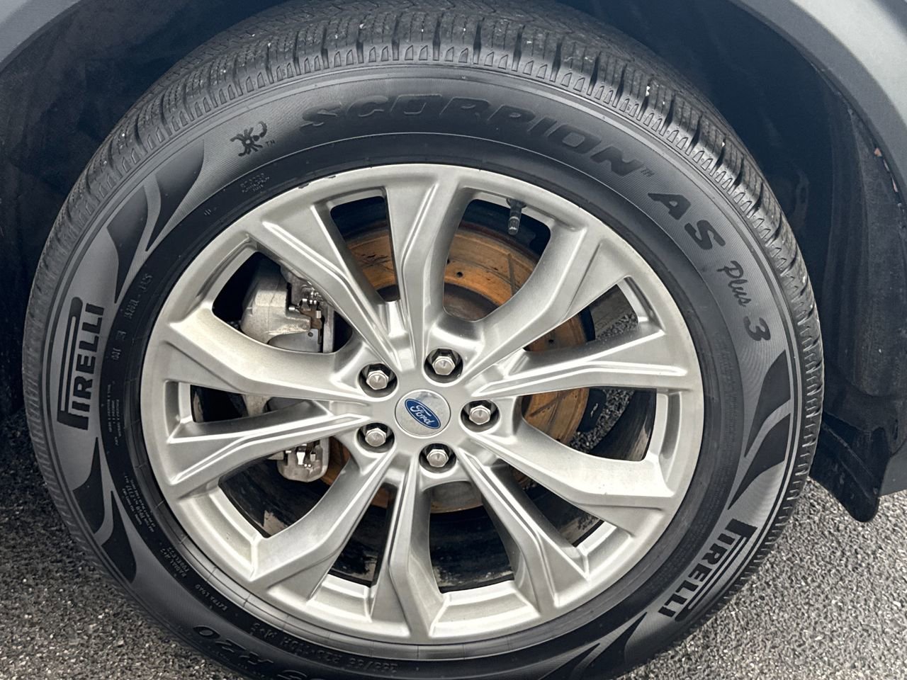 Used 2022 Ford Explorer Limited w/ Equipment Group 301A image 9