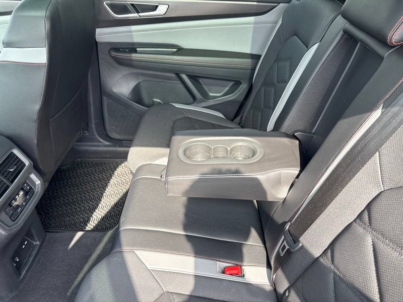 Used 2024 Volkswagen Atlas Peak Edition SEL AWD/4WD image 16