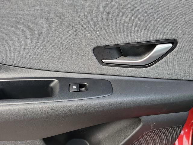 Used 2025 Hyundai Elantra Limited image 22