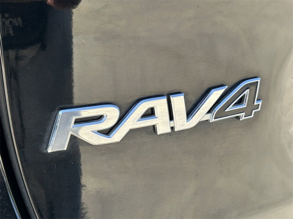 Used 2022 Toyota RAV4 XLE image 10