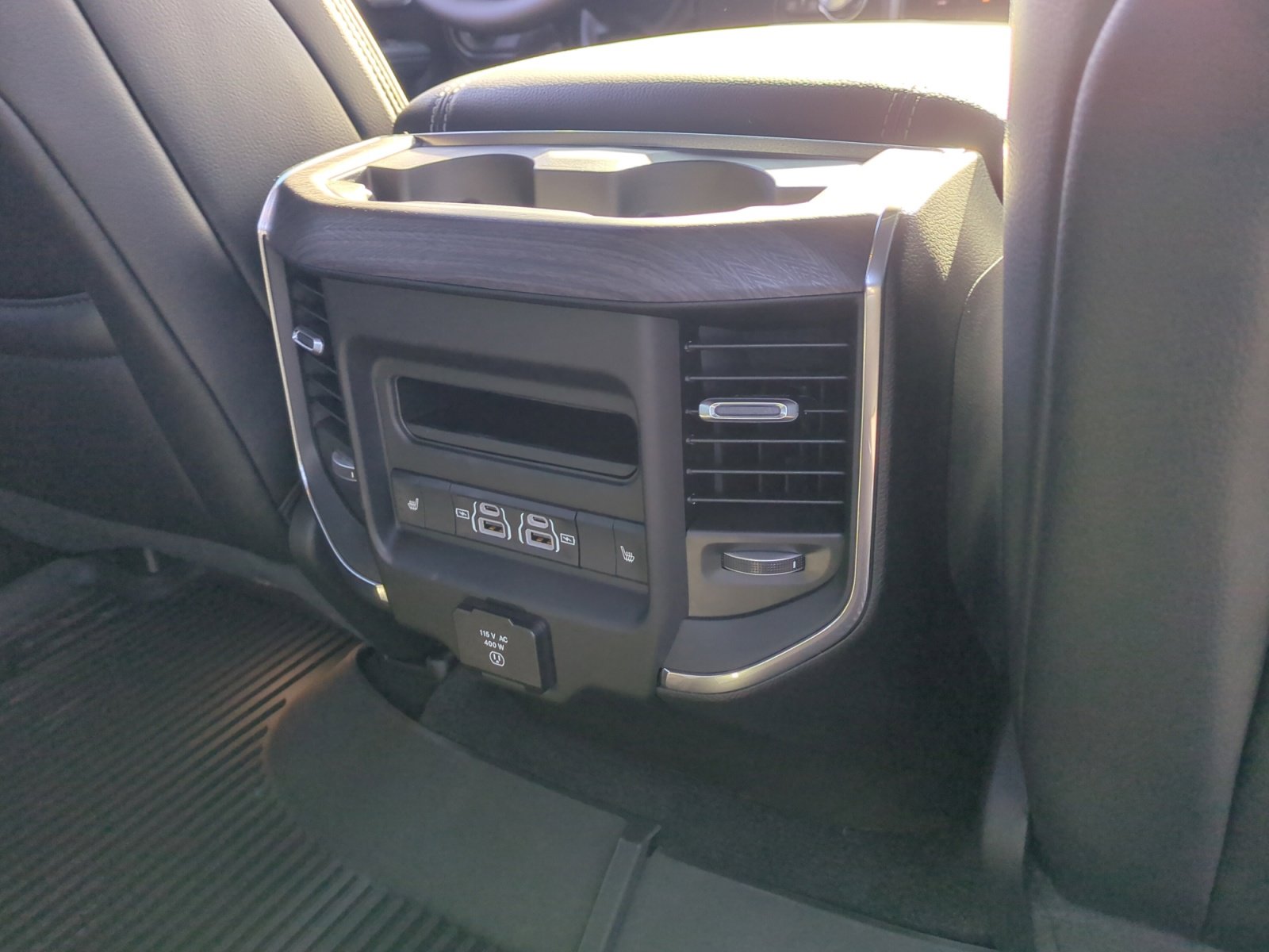 New 2026 RAM 1500 Laramie w/ Night Edition AWD/4WD image 32