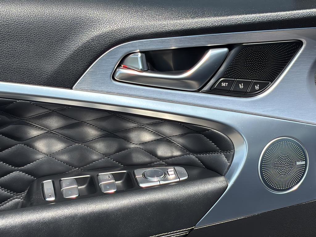 Used 2020 Genesis G70 2.0T w/ Prestige Package image 17