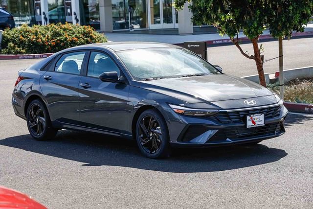 New 2026 Hyundai Elantra Sport FWD image 6