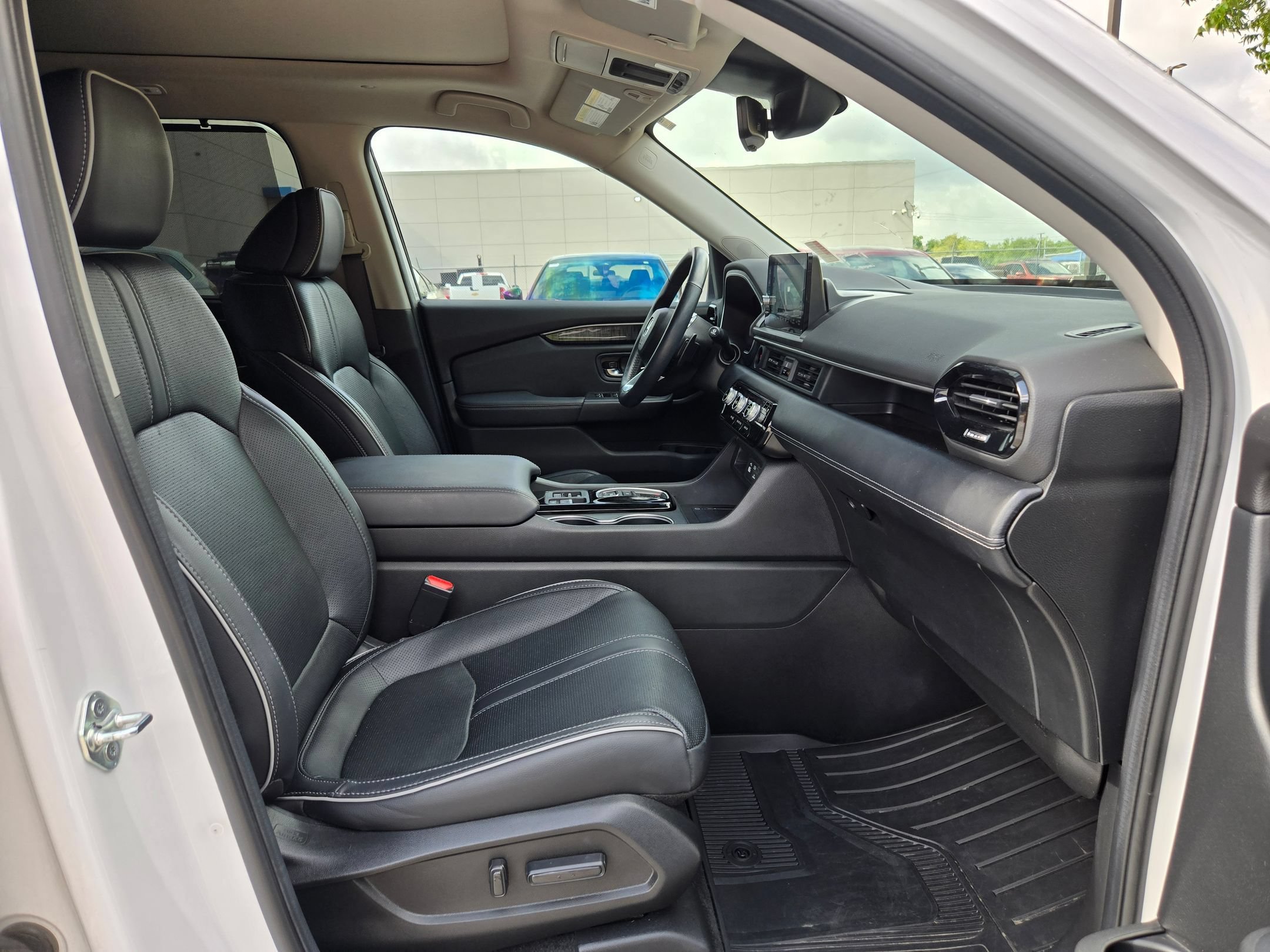 Used 2023 Honda Pilot Elite image 27