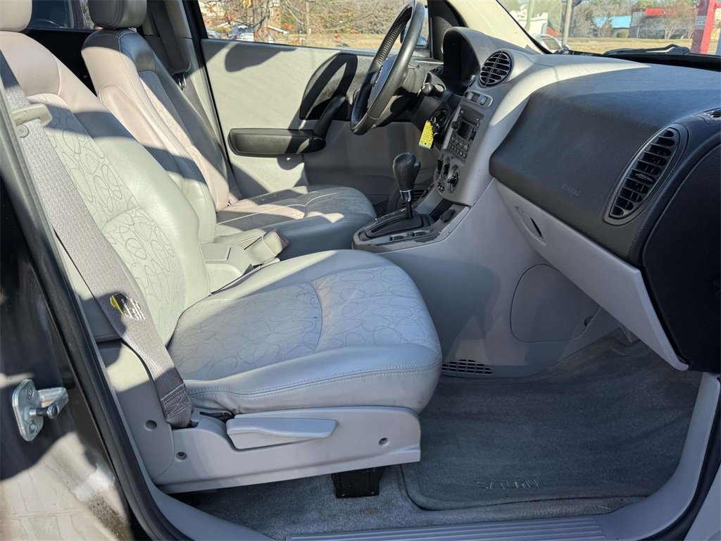 Used 2004 Saturn Vue 2WD V6 image 13