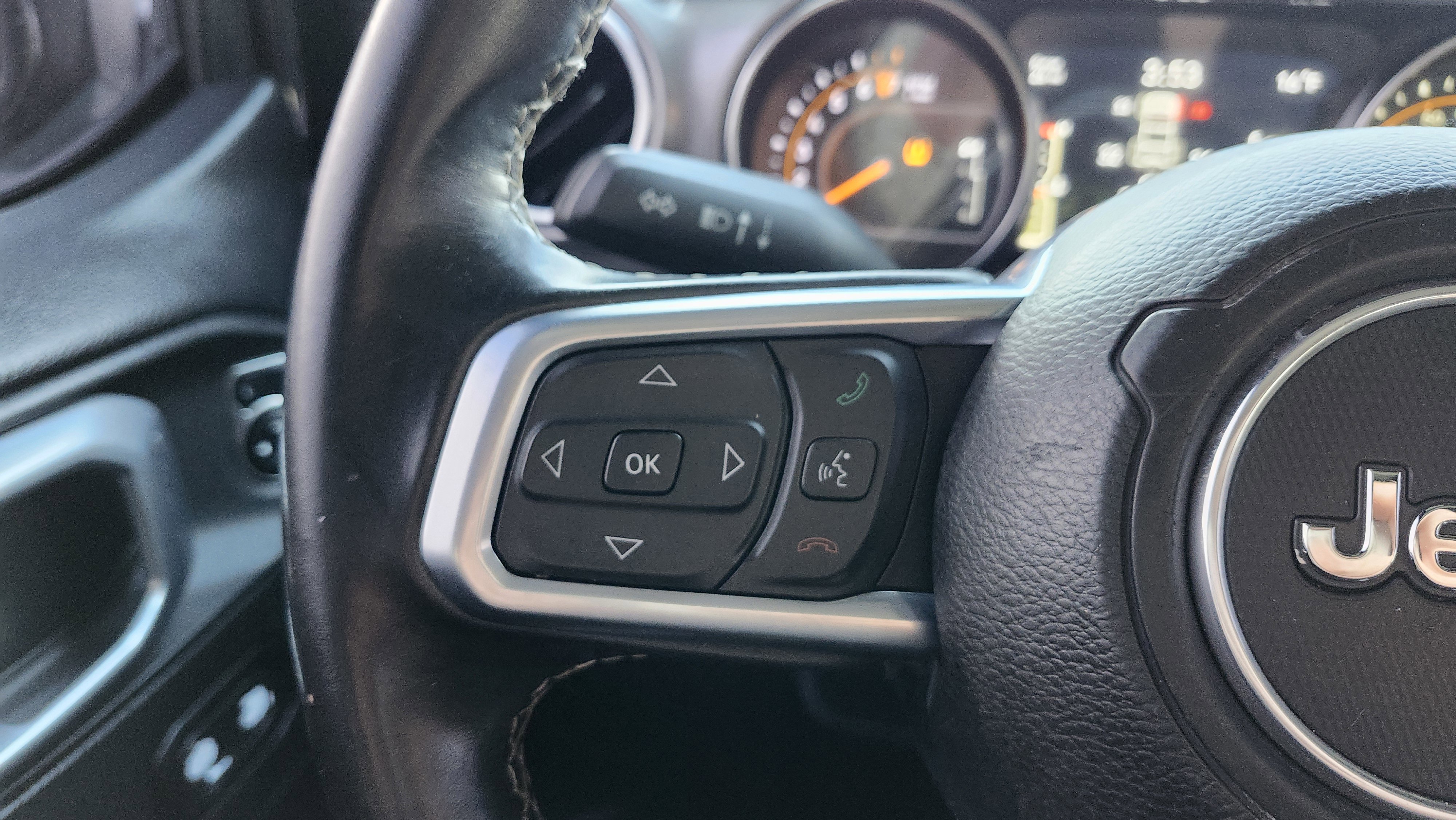 Used 2020 Jeep Wrangler Unlimited Sahara w/ Safety Group image 33