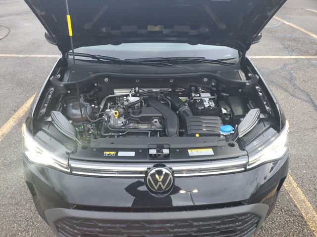 New 2026 Volkswagen Taos SE FWD image 26