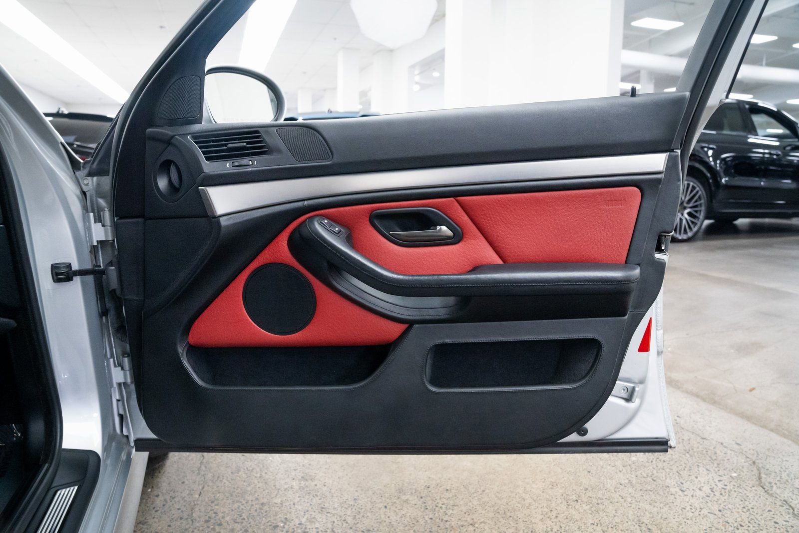 Used 2000 BMW M5 image 23