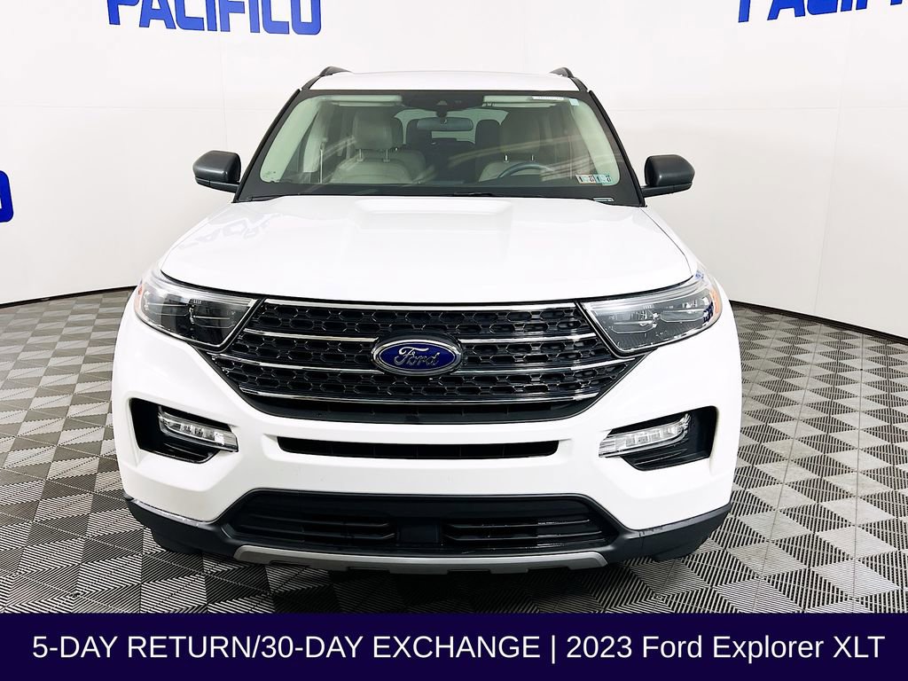 Used 2023 Ford Explorer XLT w/ Equipment Group 202A image 3