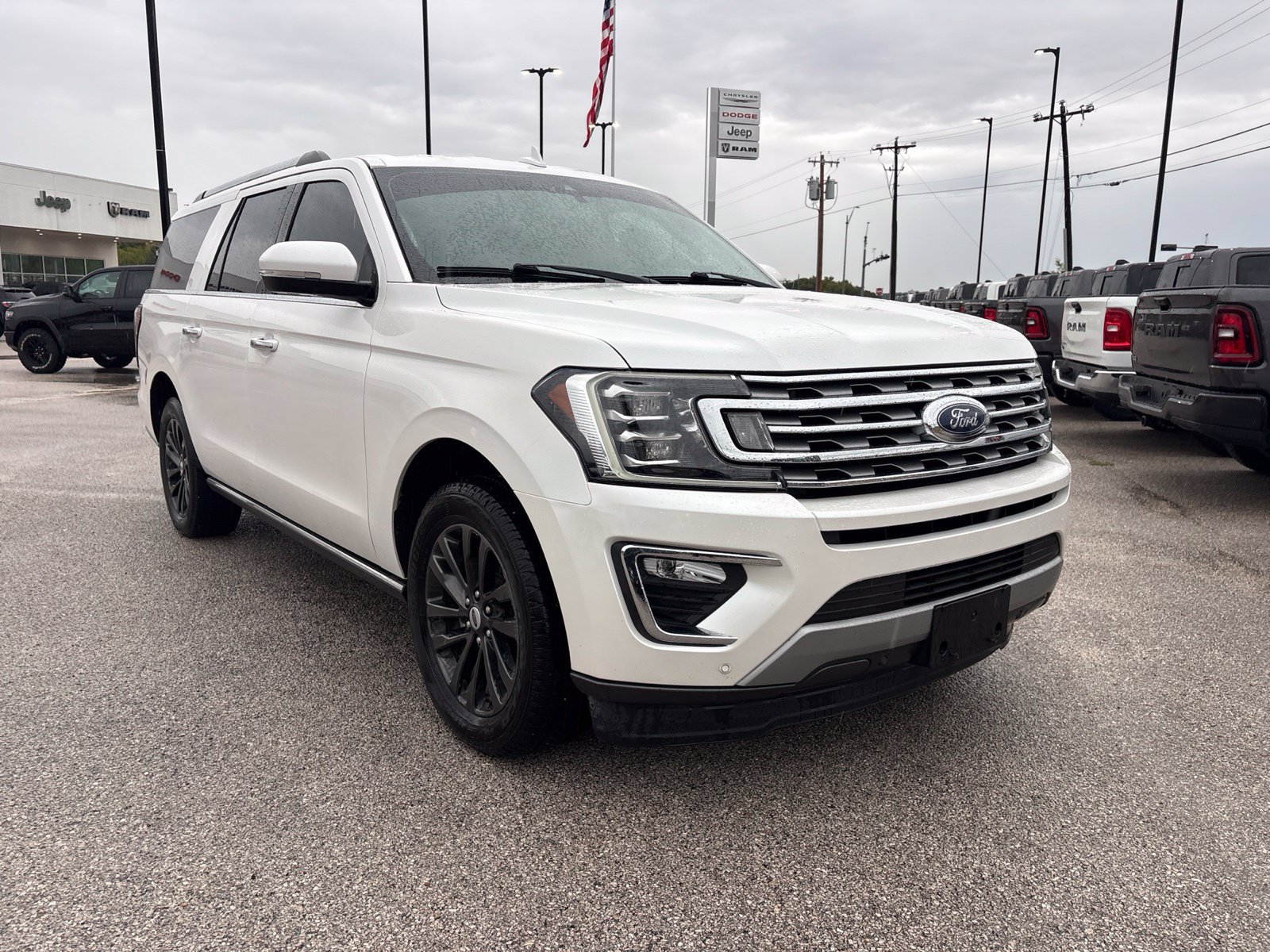 Used 2019 Ford Expedition Max Limited w/ Driver Assistance Package RWD image 8