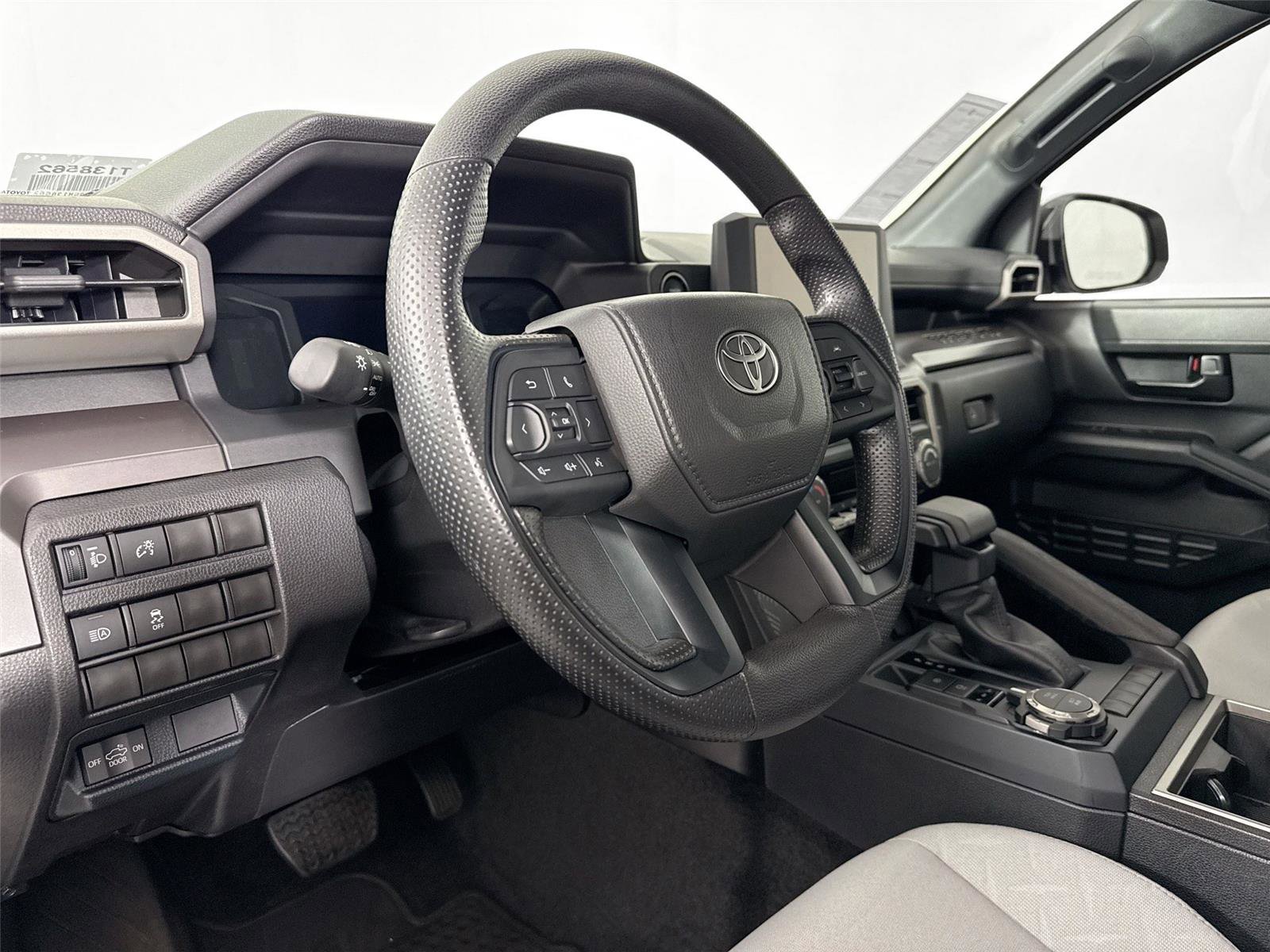 Certified 2025 Toyota Tacoma SR5 AWD/4WD image 4