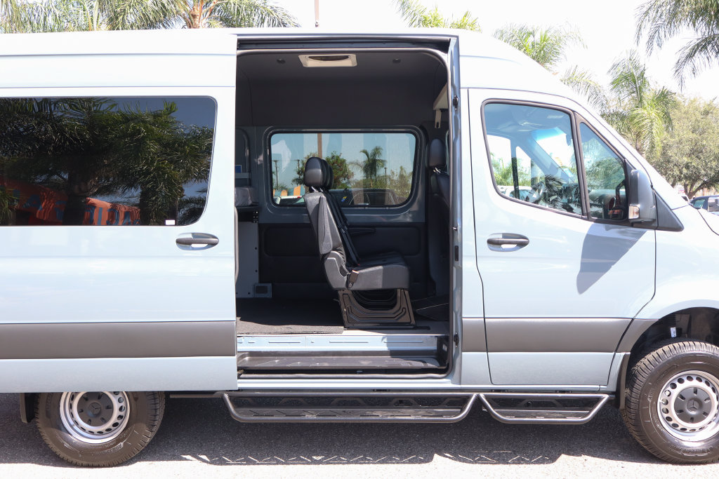 Used 2023 Mercedes-Benz Sprinter 2500 image 11