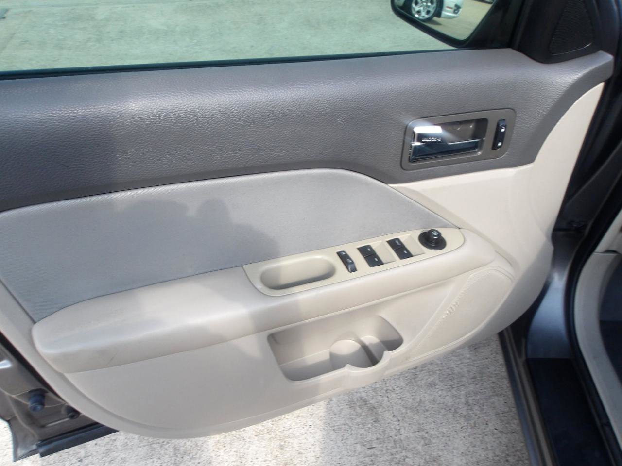 Used 2012 Ford Fusion SE FWD image 18