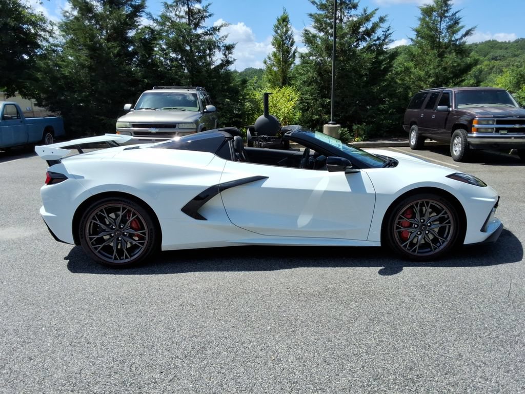 New 2027 Chevrolet Corvette Stingray Convertible w/ Z51 Performance Package RWD image 4