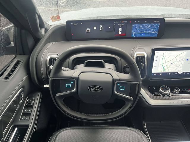 Used 2025 Ford Expedition Platinum w/ Stealth Performance Package AWD/4WD image 16