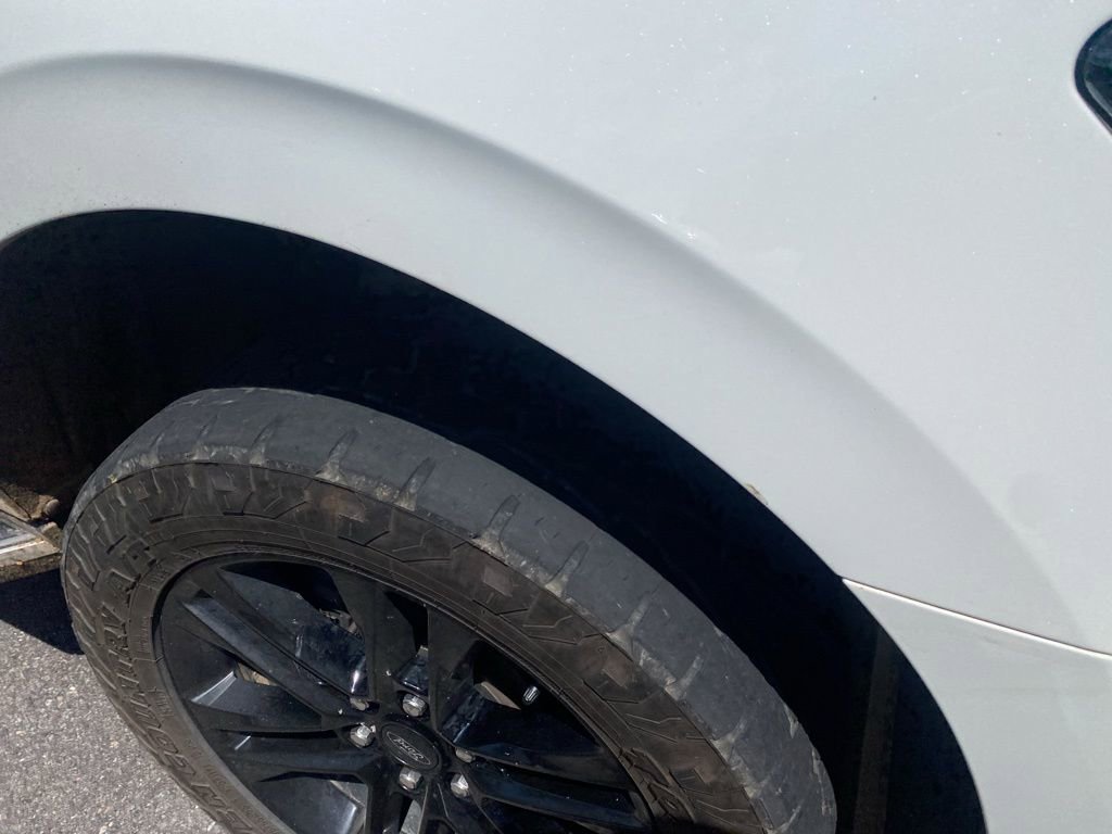 Used 2023 Ford Expedition Max XLT image 4