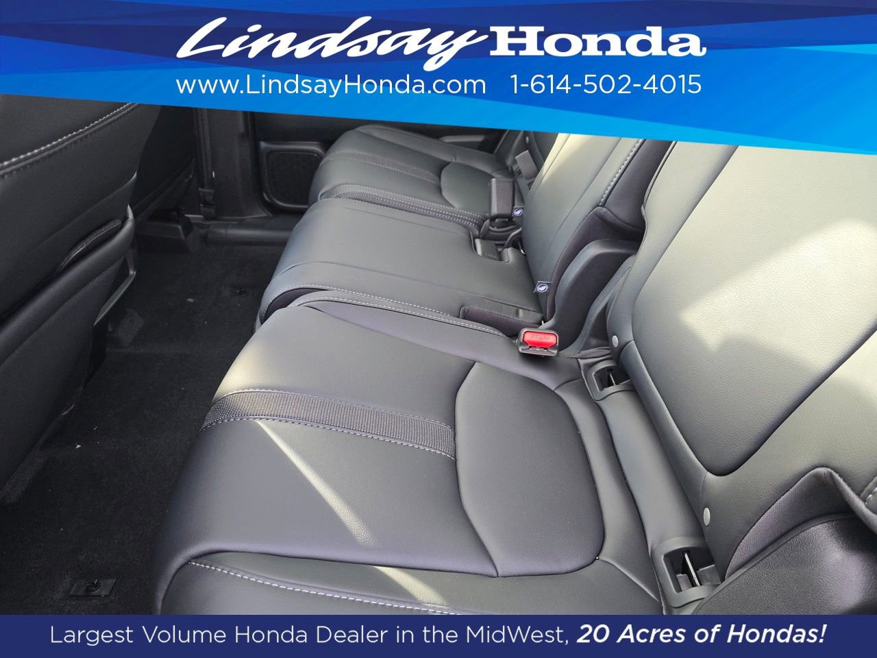 New 2025 Honda Pilot Touring image 3