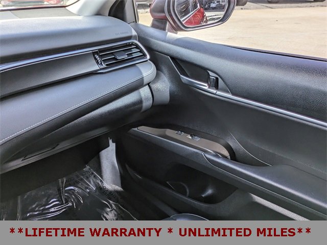 Used 2023 Toyota Camry SE image 17