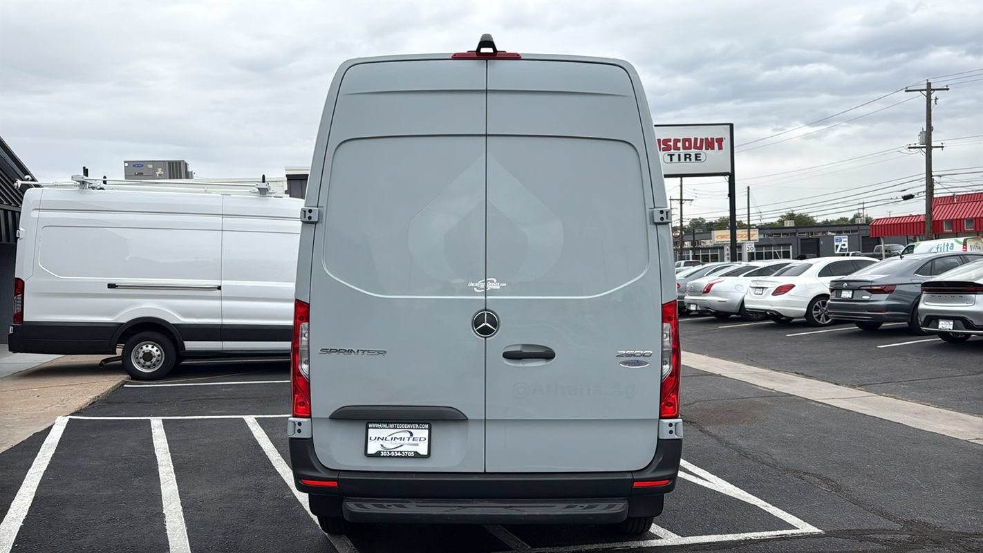 Used 2020 Mercedes-Benz Sprinter 2500 image 4