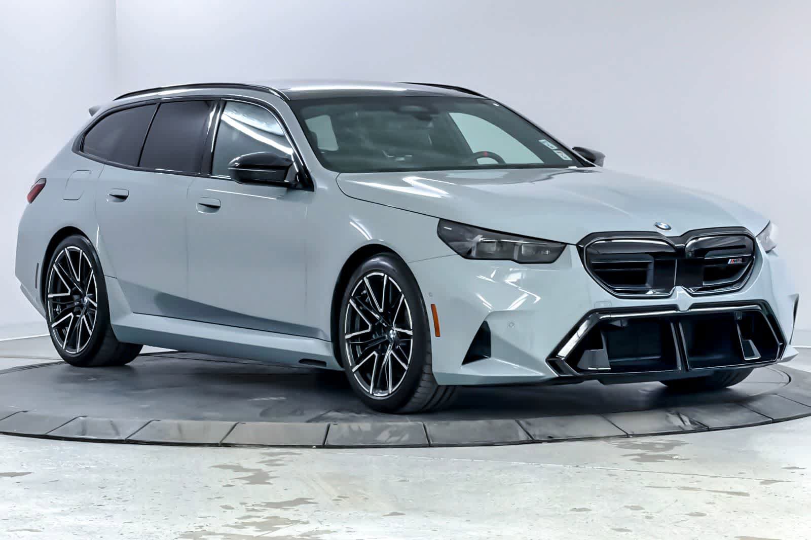 Used 2026 BMW M5 Touring AWD/4WD image 9