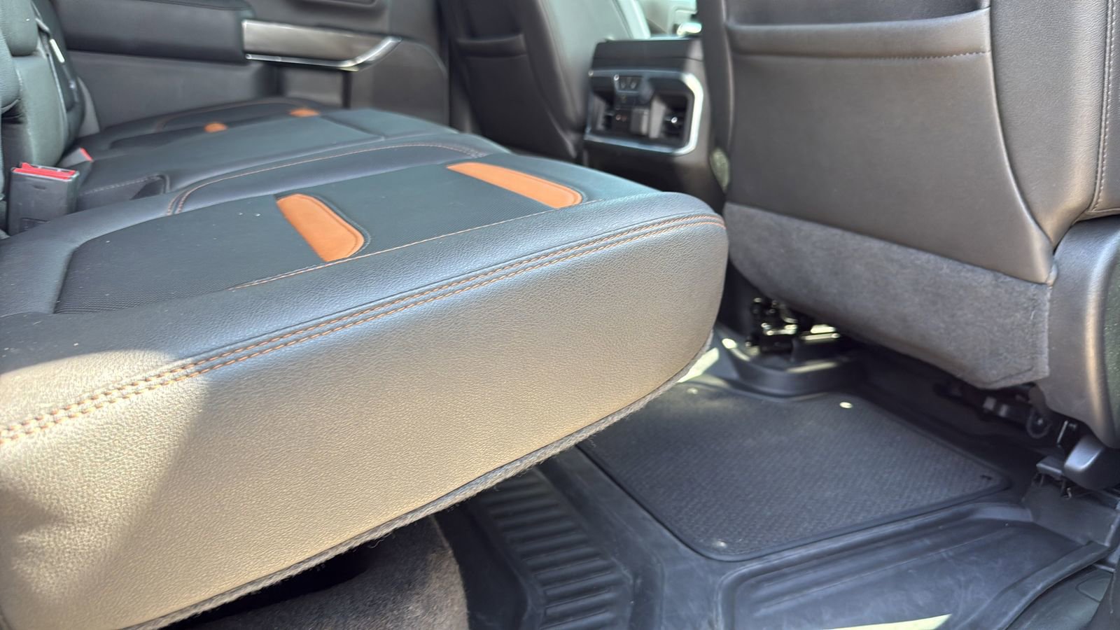 Used 2022 GMC Sierra 2500 AT4 w/ AT4 Premium Plus Package AWD/4WD image 24